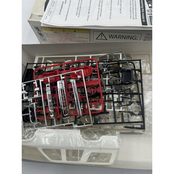 AOSHIMA TOYOTA 4RUNNER SURF HIGH RIDER U.S. 1991 LHD 1:24 MODEL Open Box - Picture 4 of 12